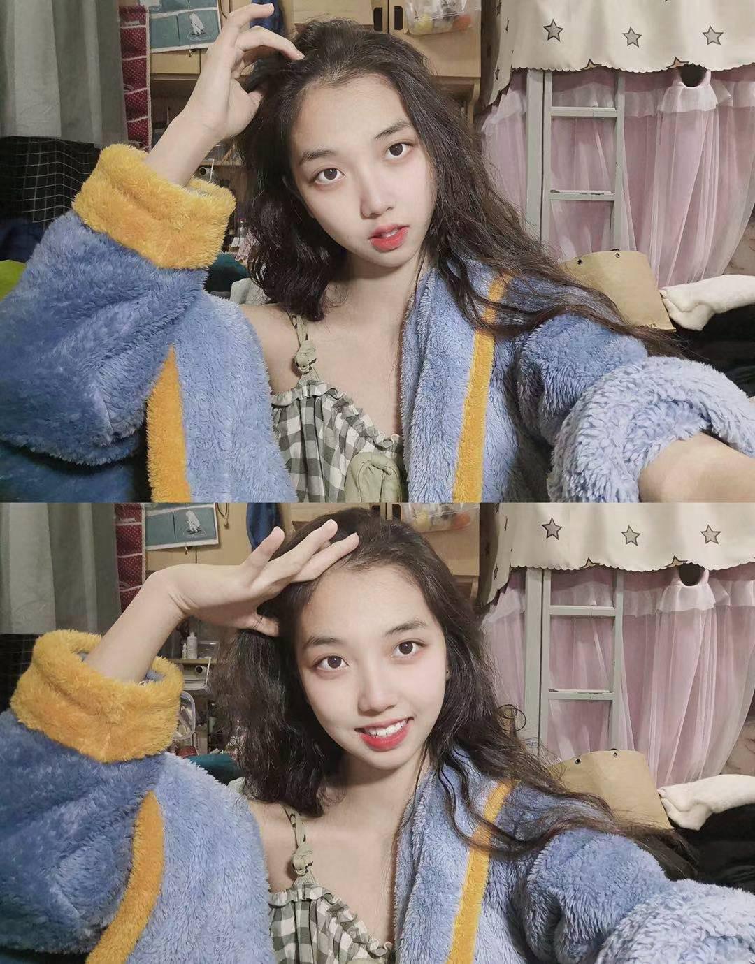 清纯肤白貌美学生妹