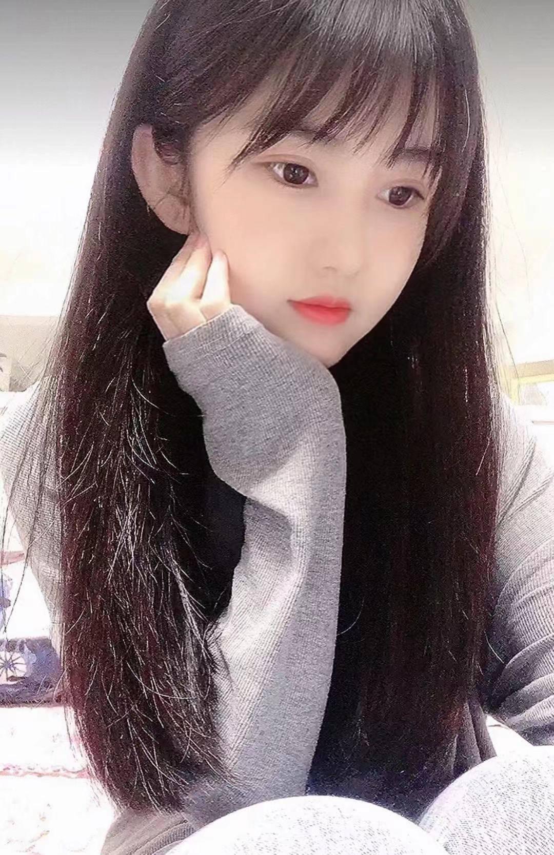 20岁的白幼瘦，全身上下都是纯纯的，脸蛋颜值可出道